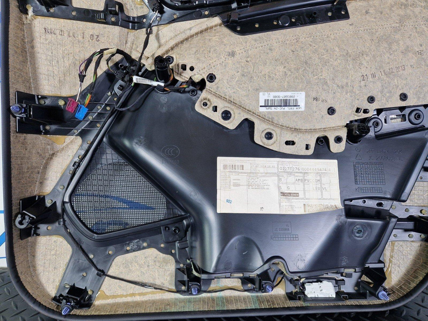 12-18 MERCEDES BENZ B-CLASS W246 FRONT PASSENGER DOOR CARD PANEL A2467201348