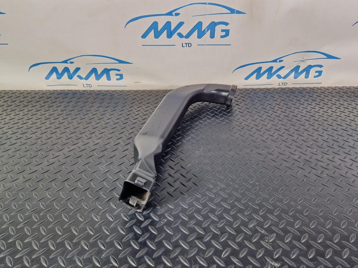 18-ON MERCEDES BENZ SPRINTER  W907 DASHBOARD AIR DUCT A9078310800