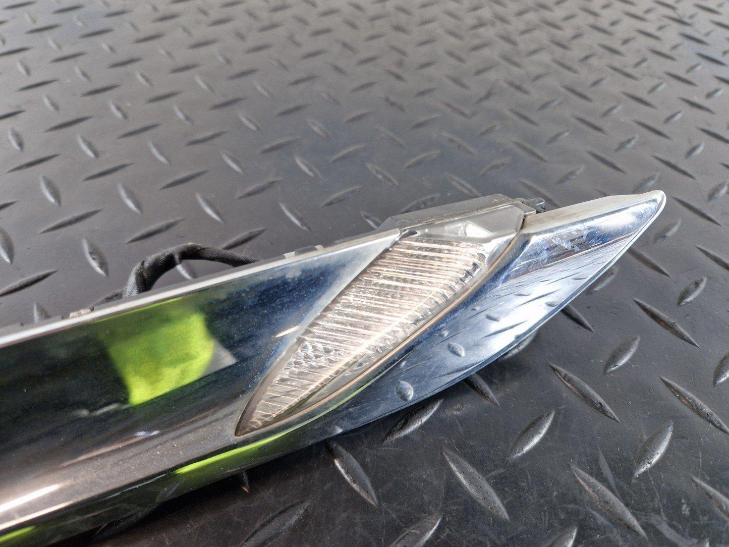 11-18 BMW 6 SERIES F13 WING FENDER INDICATOR LIGHT RIGHT SIDE 7221860 7221862