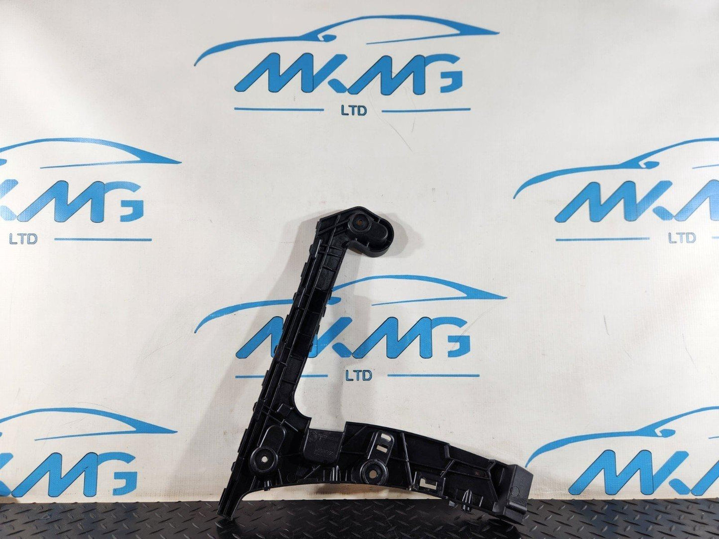 16-19 AUDI A4 B9 ESTATE BUMPER MOUNT BRACKET REAR RIGHT DRIVER SIDE 8W9807454