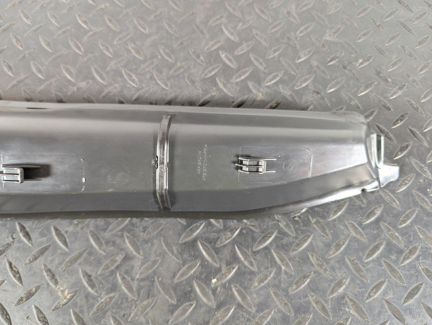 13-19 MERCEDES BENZ CLA C117 FRONT GUARD FENDER PILLAR TRIM RHS A1178890225