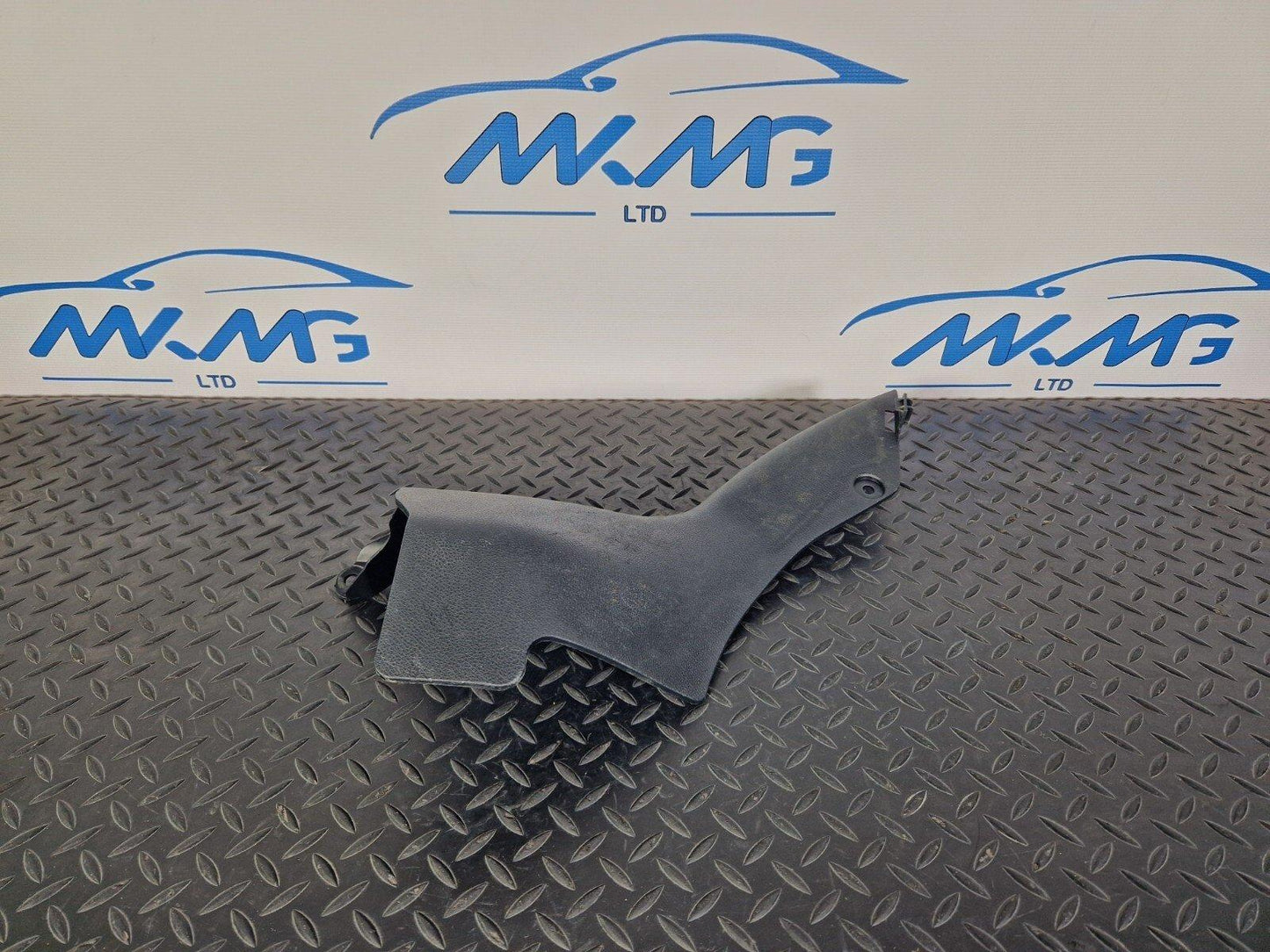 18-ON MERCEDES SPRINTER W907 W910 RIGHT O/S DRIVER DOOR SILL TRIM A9106880100