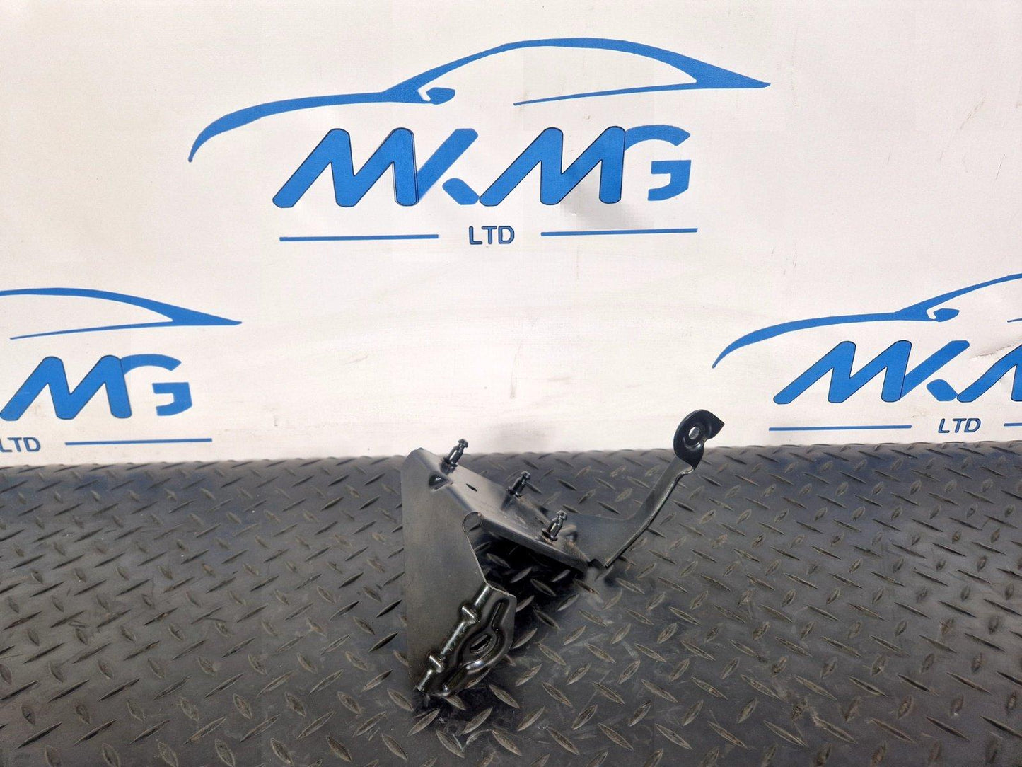 17-20 VW GOLF MK7 MK7.5 GENUINE ABS PUMP HOLDER BRACKET 5QE612392