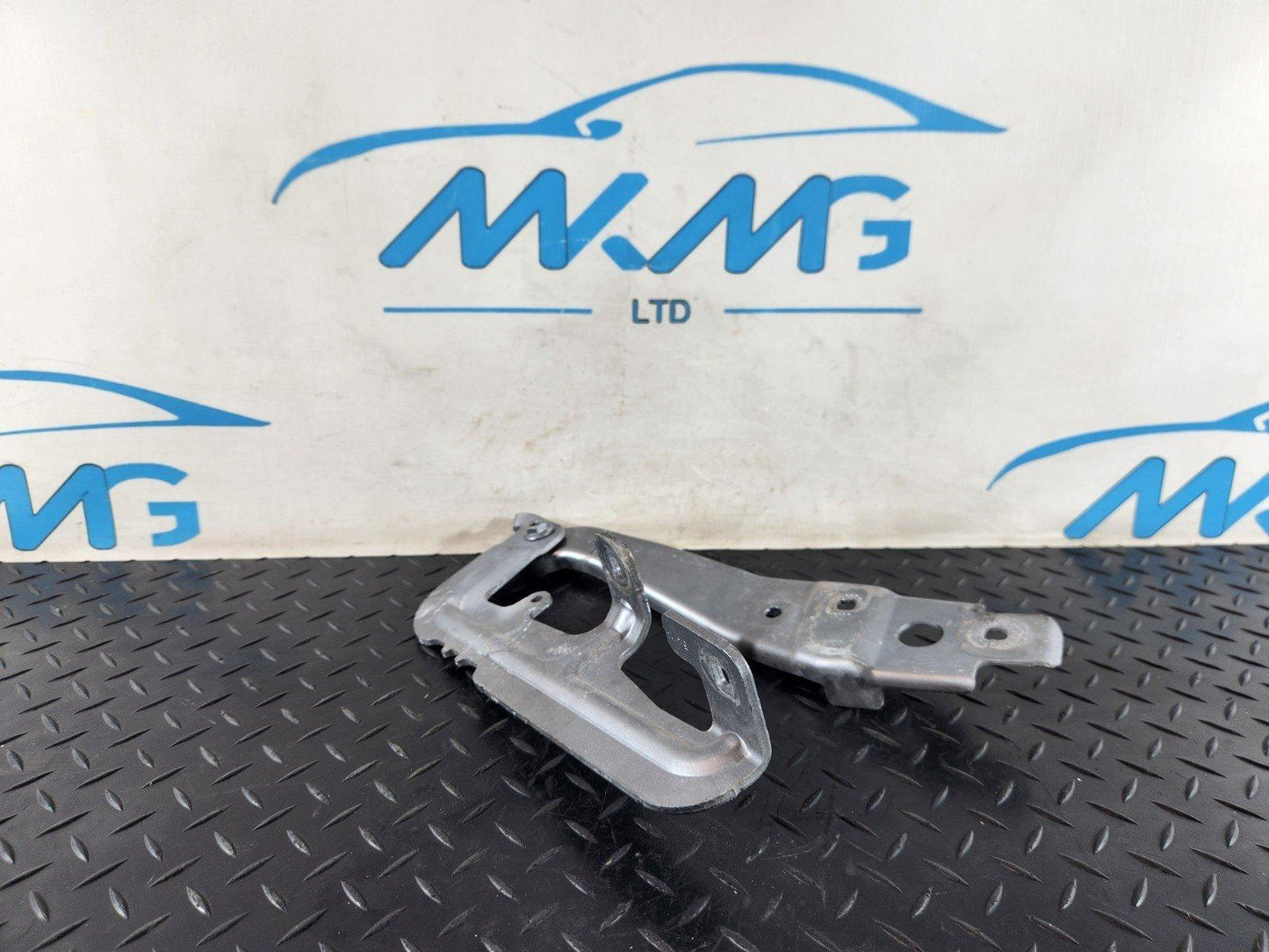 19-ON MERCEDES BENZ B CLASS W247 GENUINE FRONT LEFT BONNET HINGE A2478800128