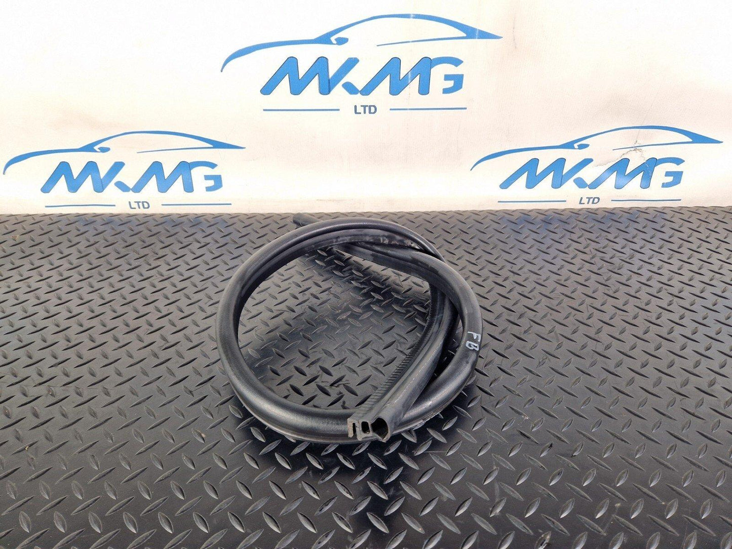 16-24 AUDI A5 F5 GENUINE BONNET RUBBER SEAL 8W0823723A