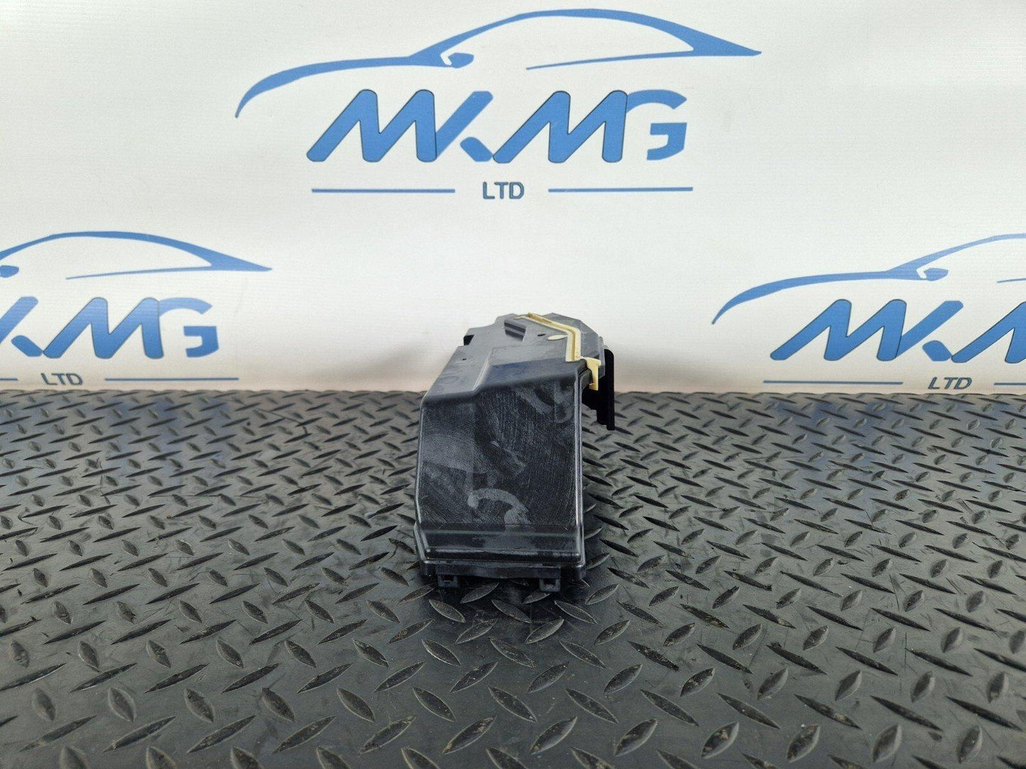 20-24 BMW 1 2 SERIES F40 GENUINE ECU ENGINE BOX COVER 8581751
