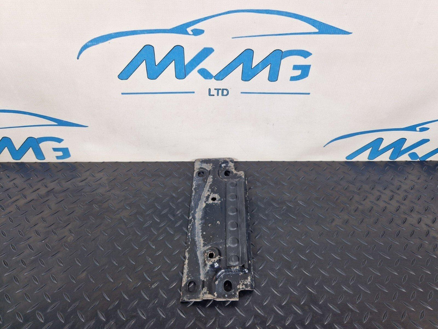 16-19 AUDI A4 B9 OEM MUFFLER MOUNT BRACKET PLATE 8W0803183A
