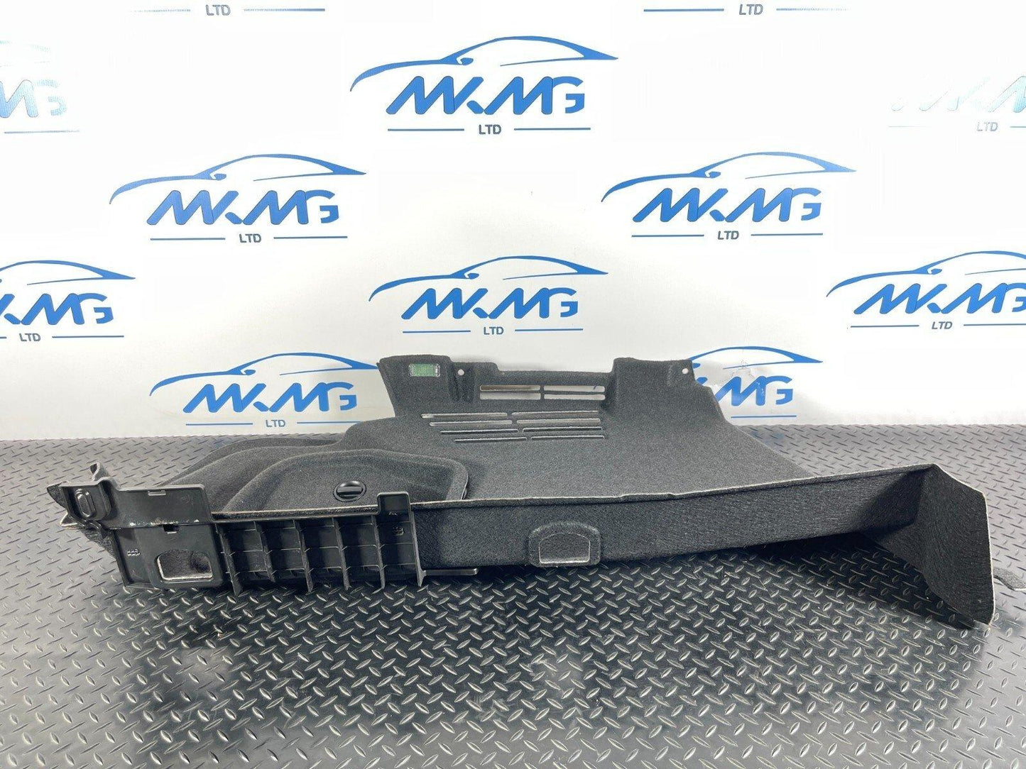 16-19 AUDI A4 B9 SALOON GENUINE REAR PASSENGER SIDE BOOT TRIM PANEL 8W5863879