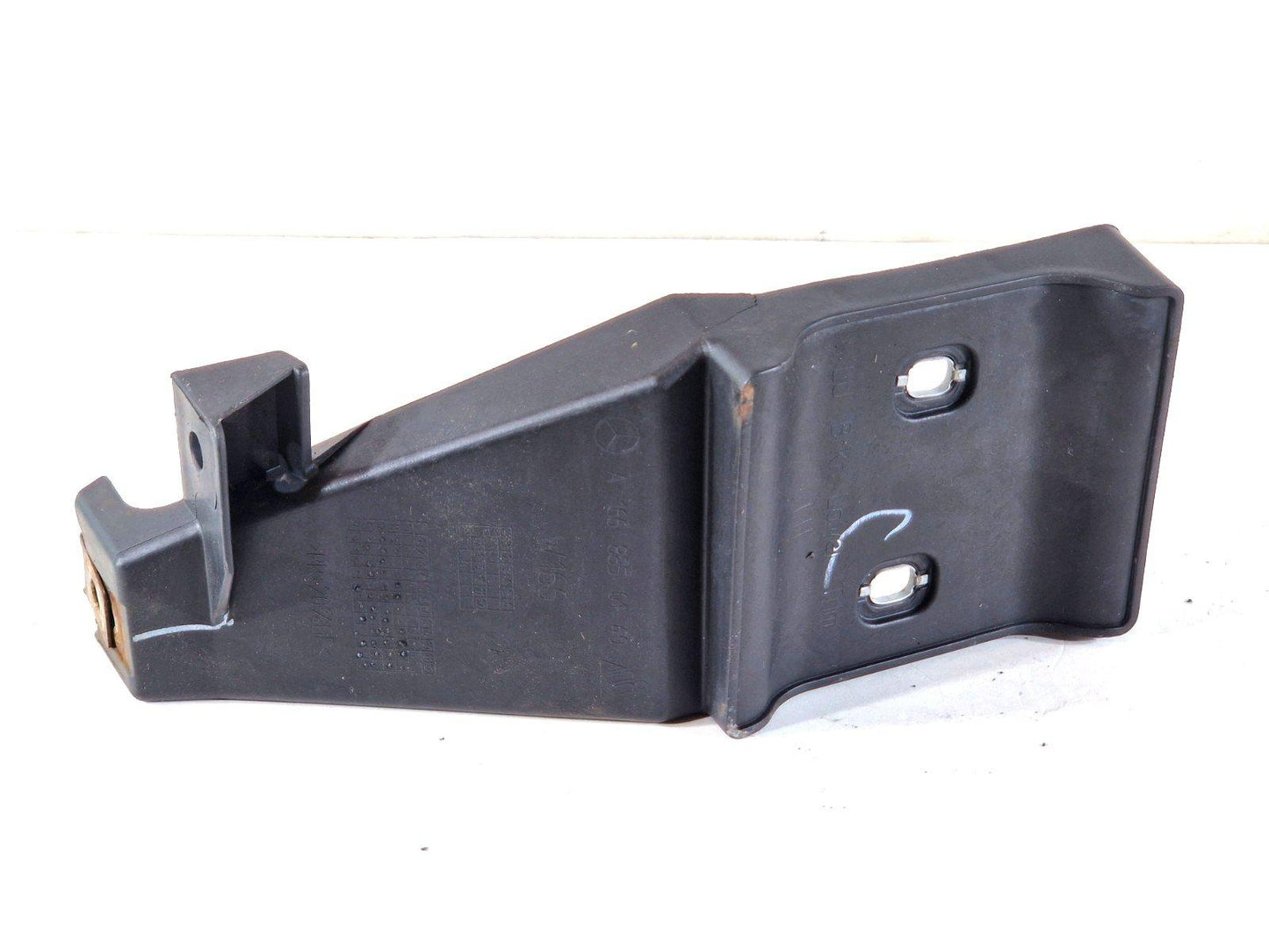 11-19 MERCEDES BENZ ML W166 GENUINE BRACKET A1668850140 (DAMAGED)