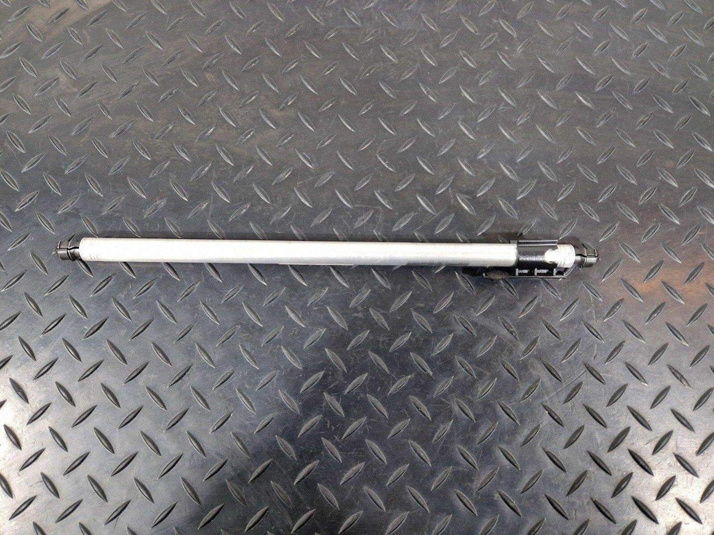 15-18 AUDI A7 4G GENUINE OEM REAR LEFT N/S BOOT TAILGATE GAS STRUT 4G8827857S