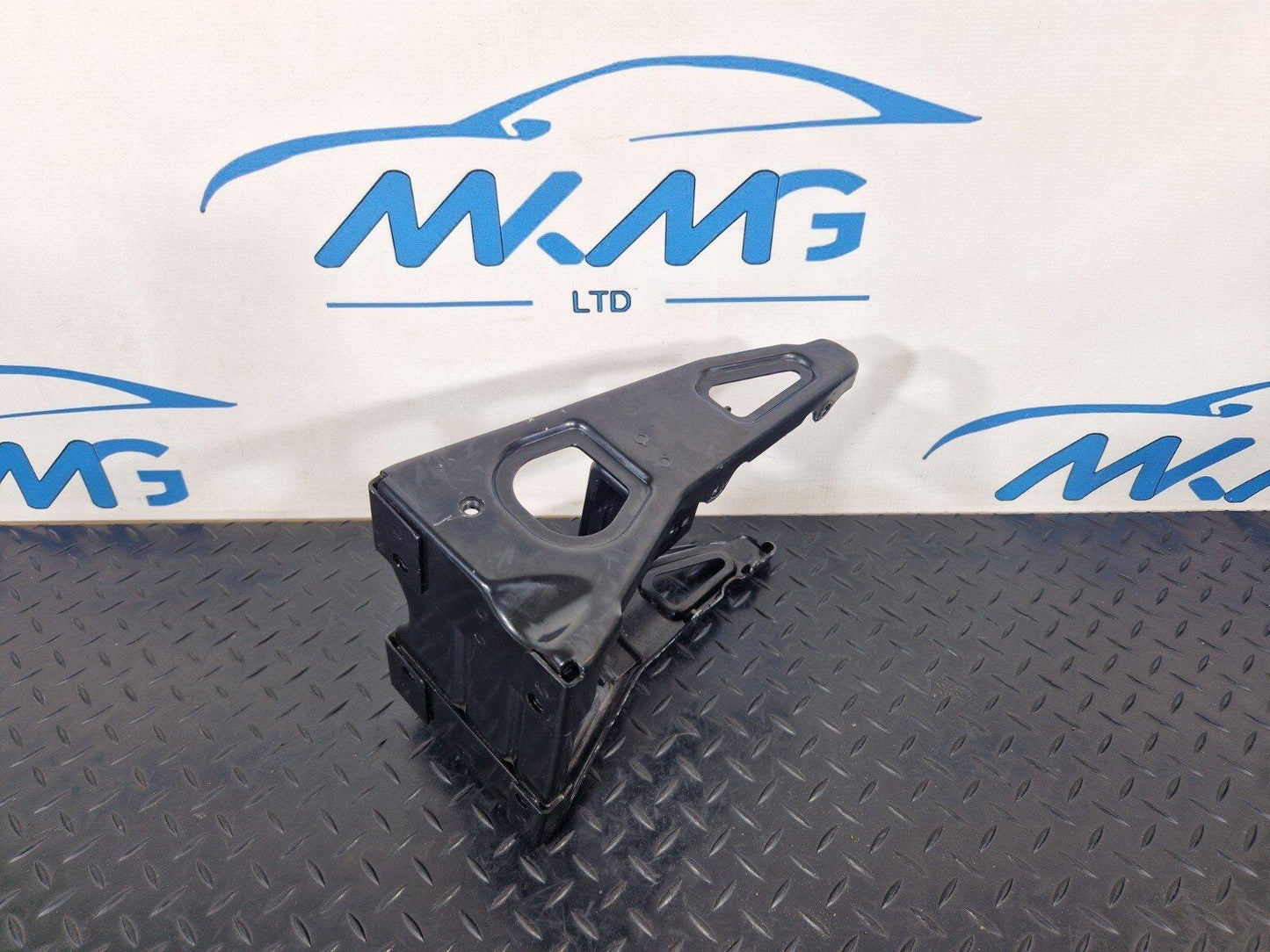19-ON MERCEDES BENZ A CLASS EQ W177 ENGINE BAY SUPPORT BRACKET A2475452601