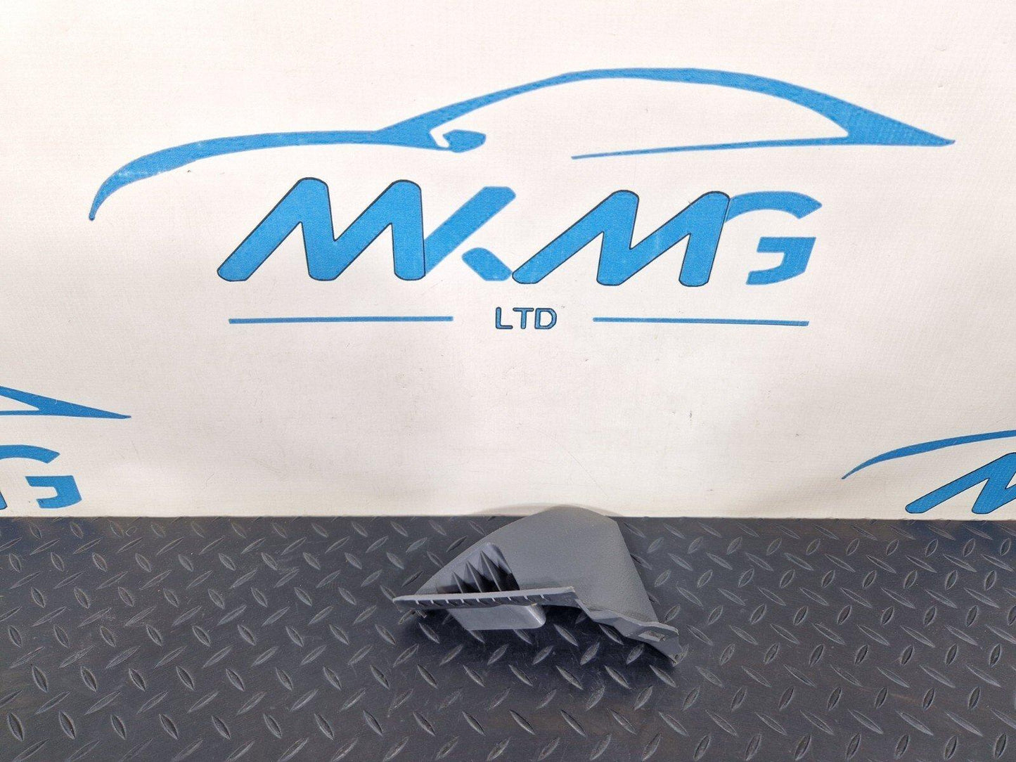 18-ON MERCEDES BENZ SPRINTER W907 W910 OEM AIR VENT COVER A9106802900
