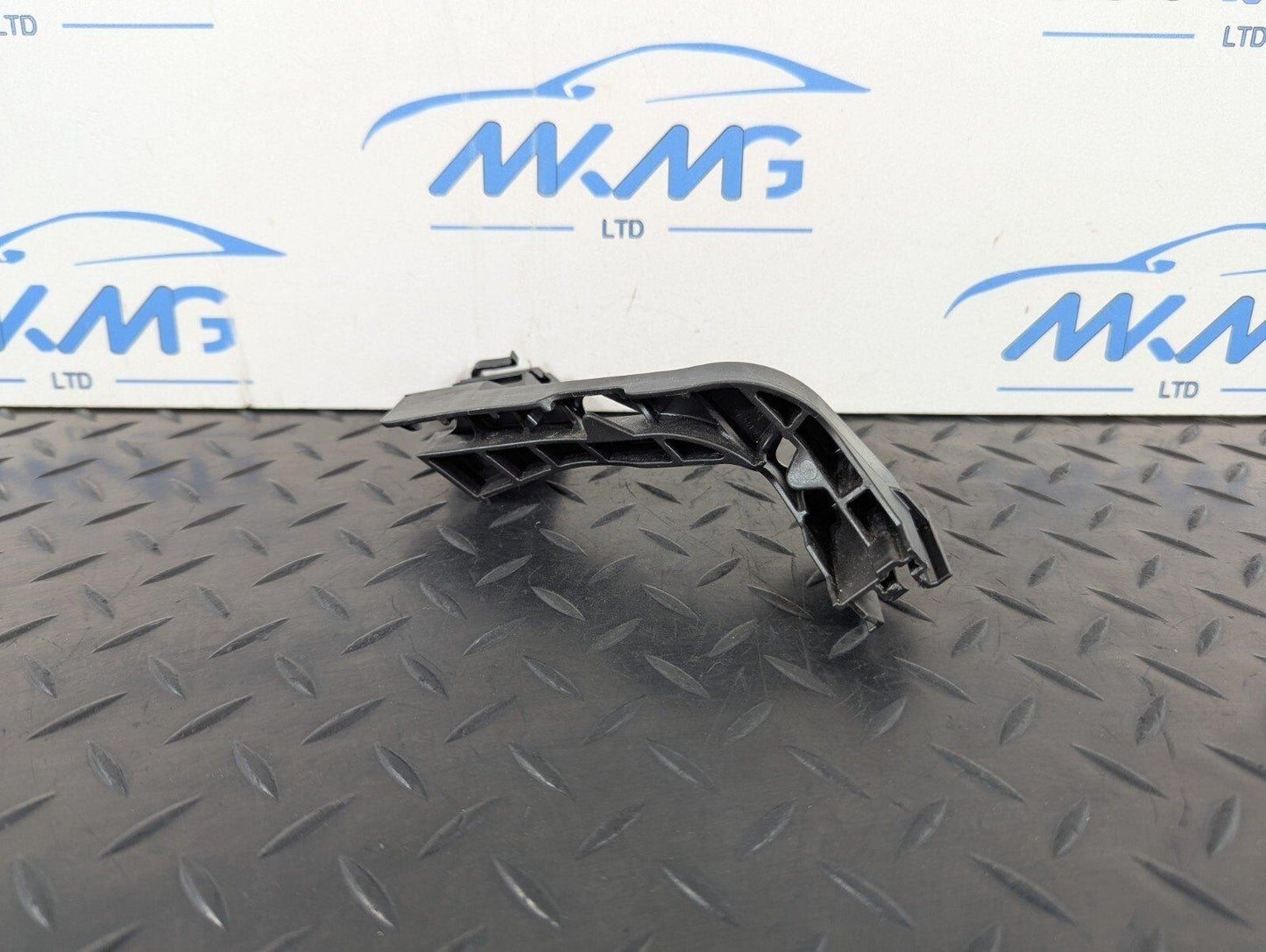 11-19 MERCEDES BENZ ML W166 GENUINE DOOR LOCK BRACKET A1667330114