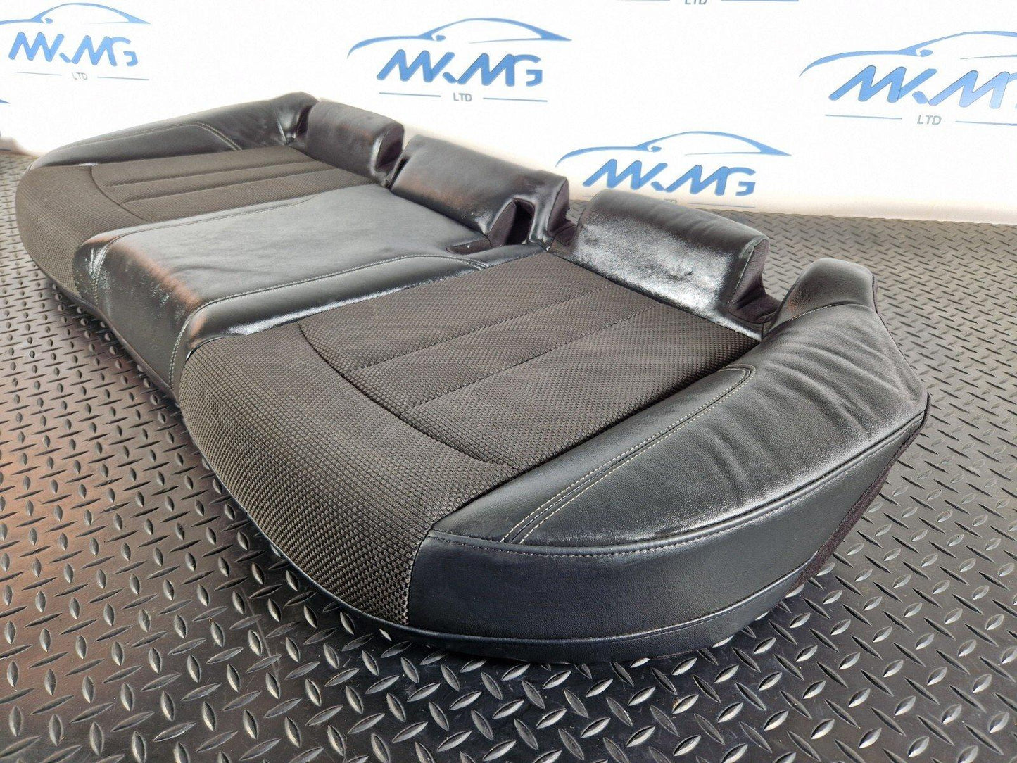 16-19 AUDI A4 B9 S-LINE GENUINE REAR HALF LEATHER SEAT BENTCH 8W0885375A