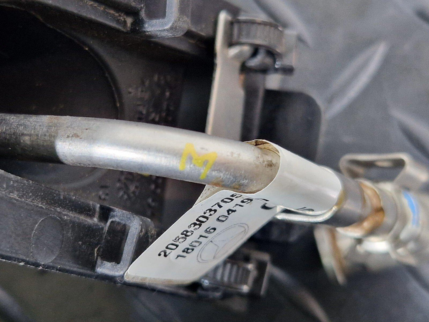 14-21 MERCEDES BENZ C200 W205  AIBAG PRESSURE PIPE HOSE A2058303705