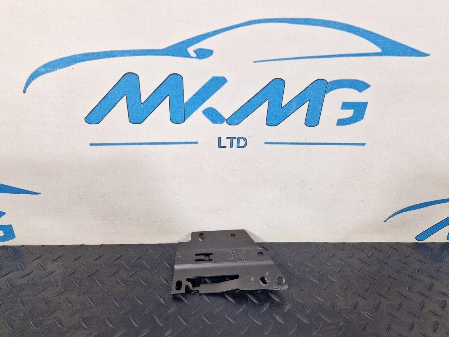 16-19 AUDI A4 B9 OEM LEFT FRONT BONNET HOOD LOCK 8W0823185E