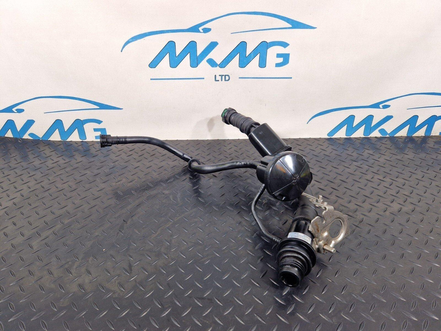 14-21 MERCEDES-BENZ C-CLASS C250D W205 FUEL TANK FILLER NECK PIPE A2054700426