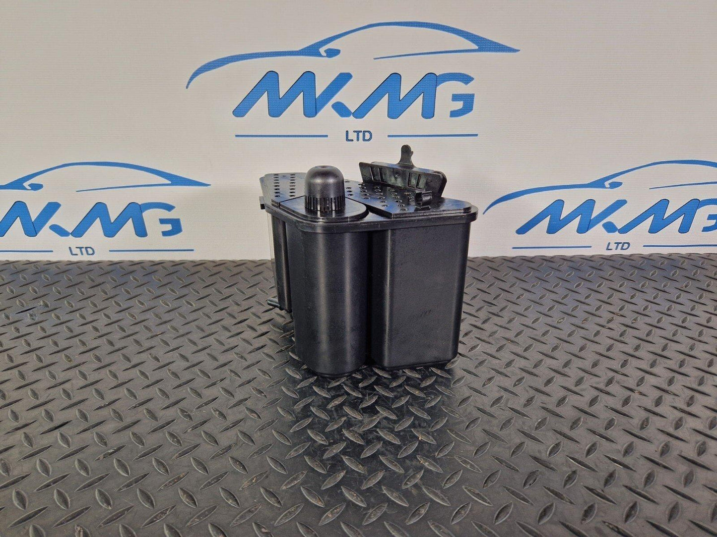 14-20 MERCEDES BENZ GLA 200 X156 OEM CARBON TANK FUEL VAPOUR A2464702900