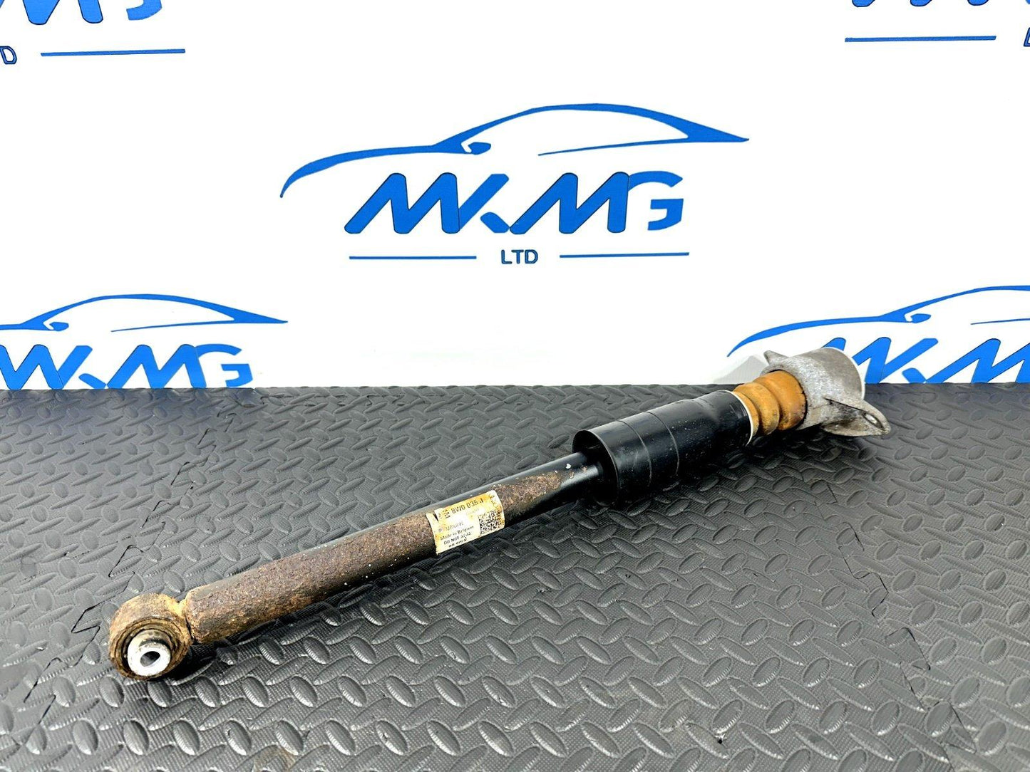 16-19 AUDI A4 B9 GENUINE REAR SHOCK ABSORBER FITS BOTH SIDES 8W0513035J 8W0035J