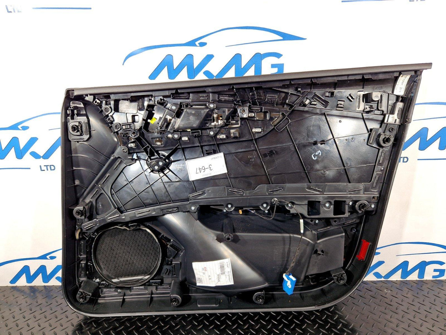 16-19 AUDI A4 B9 FRONT PASSENGER SIDE DOOR CARD PANEL 8W0867133