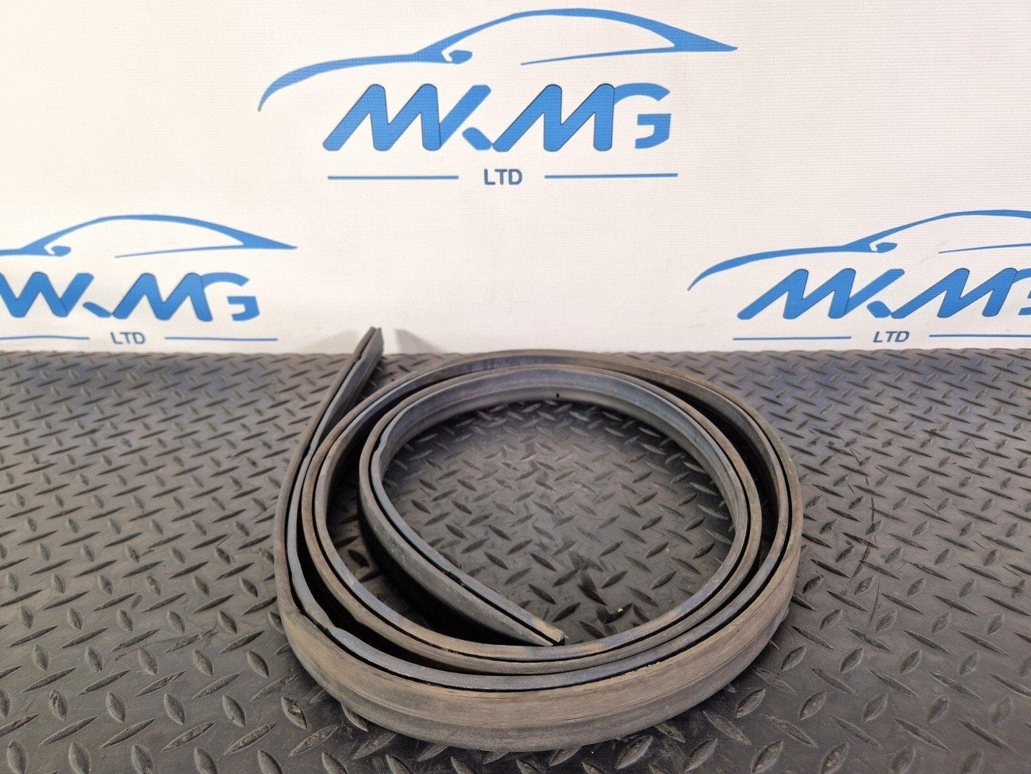 11-19 MERCEDES BENZ ML W166 GENUINE ENGINE BONNET HOOD GASKET SEAL