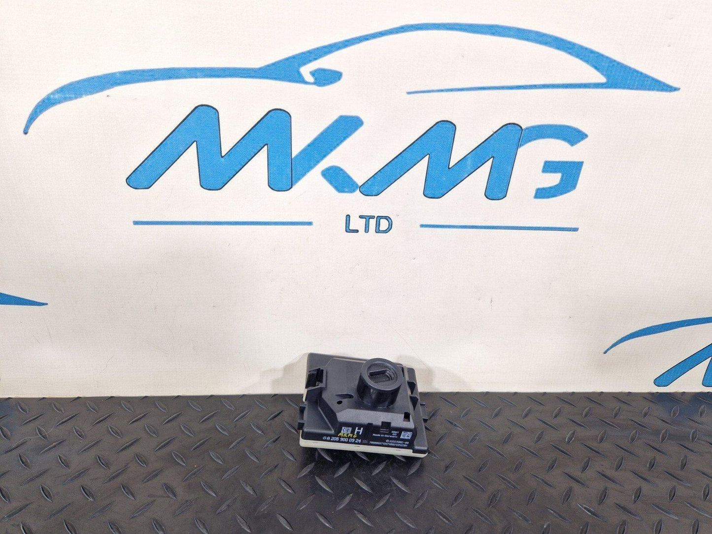 MERCEDES BENZ C200 W205 GENUINE ENGINE IGINTION SWITCH CONTROL UNIT  A2059000924