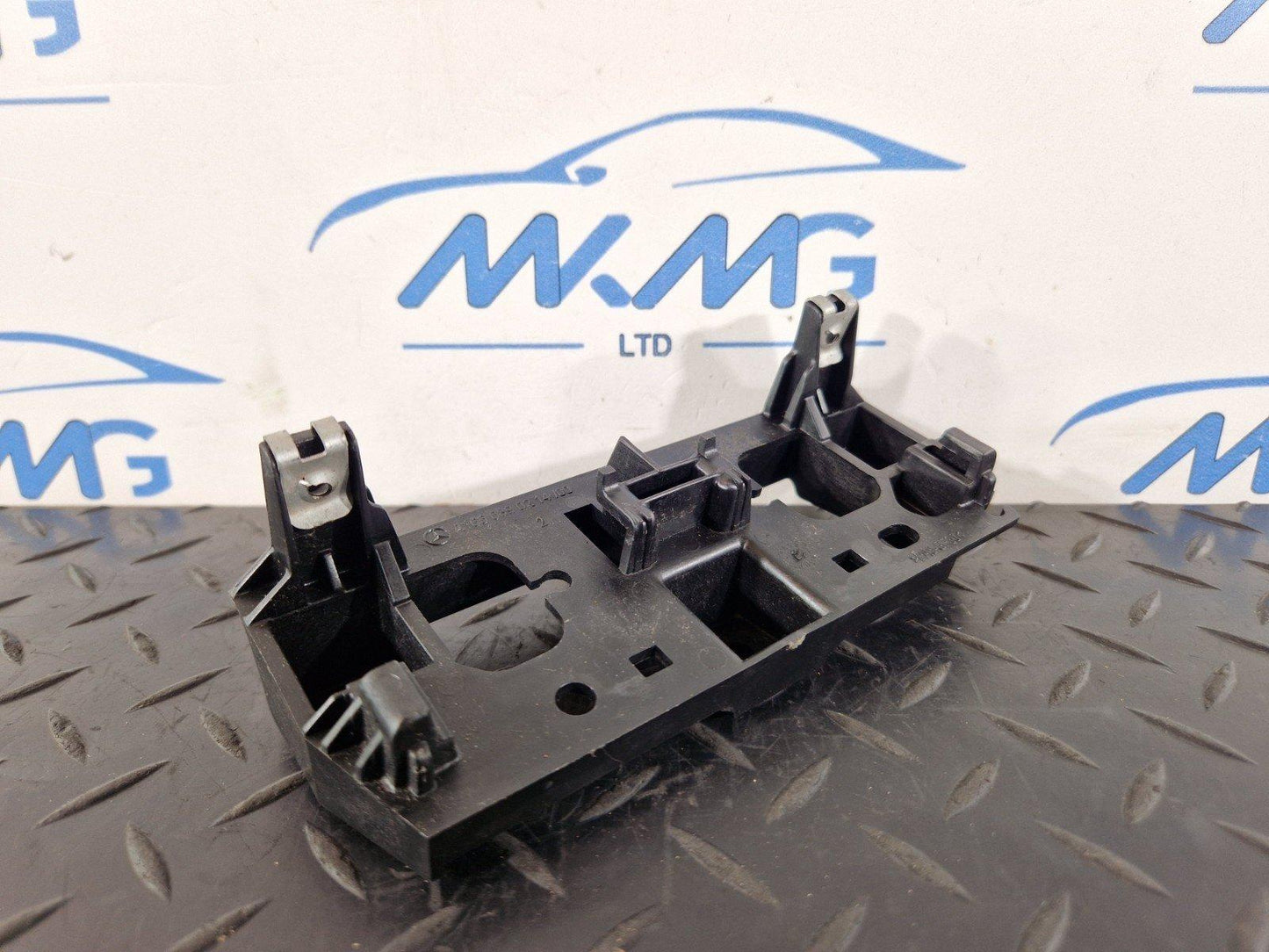 16-19 MERCEDES BENZ GLE W166 SAT NAV HOLDER BRACKET MOUNT A1666890214