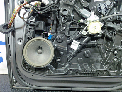 19-ON MERCEDES BENZ B CLASS W247 FRONT RIGHT O/S DRIVER COMPLETE DOOR IN GREY