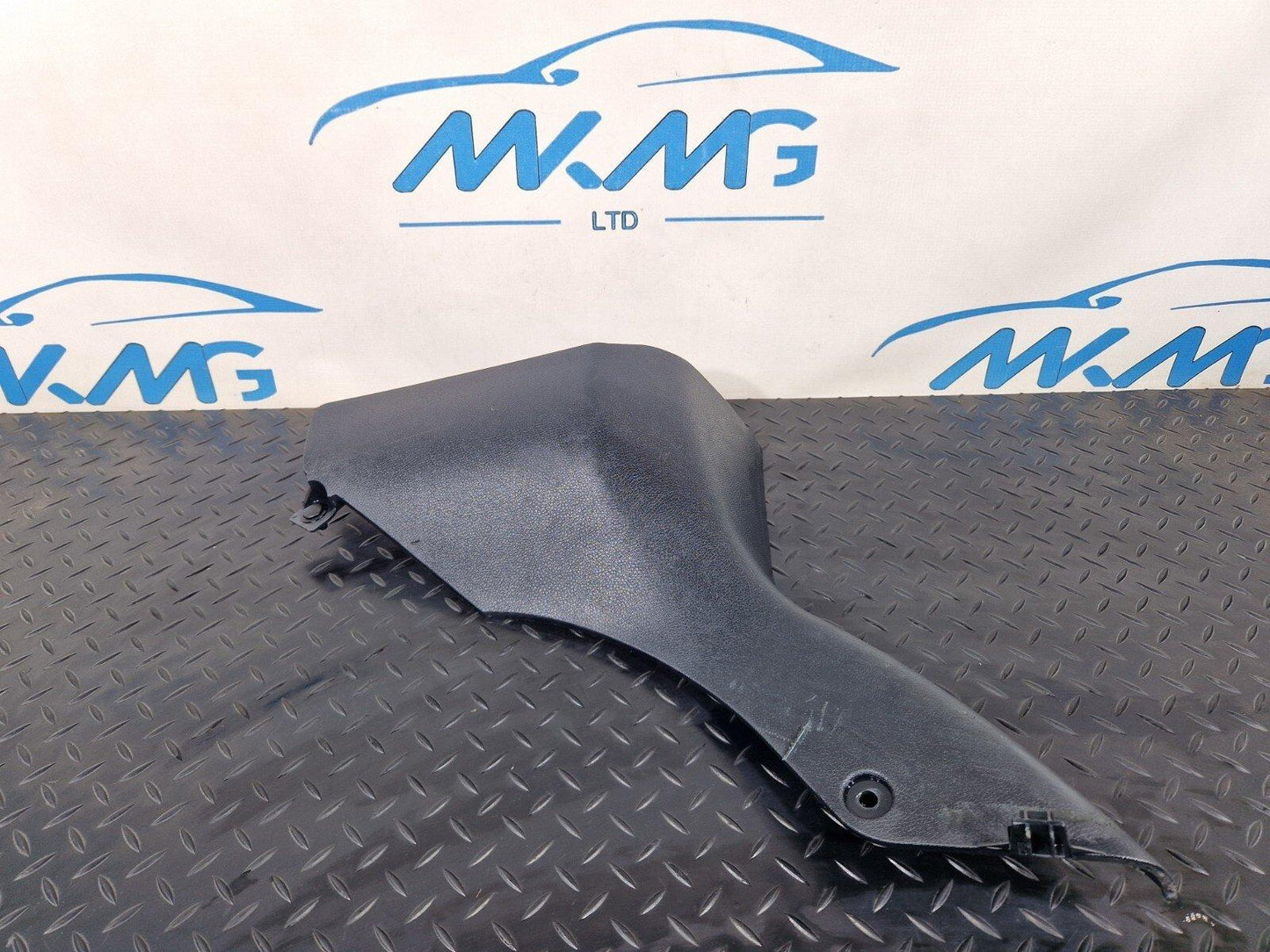 18-ON MERCEDES BENZ SPRINTER W907 FOOT WELL TRIM RIGHT A9076880100