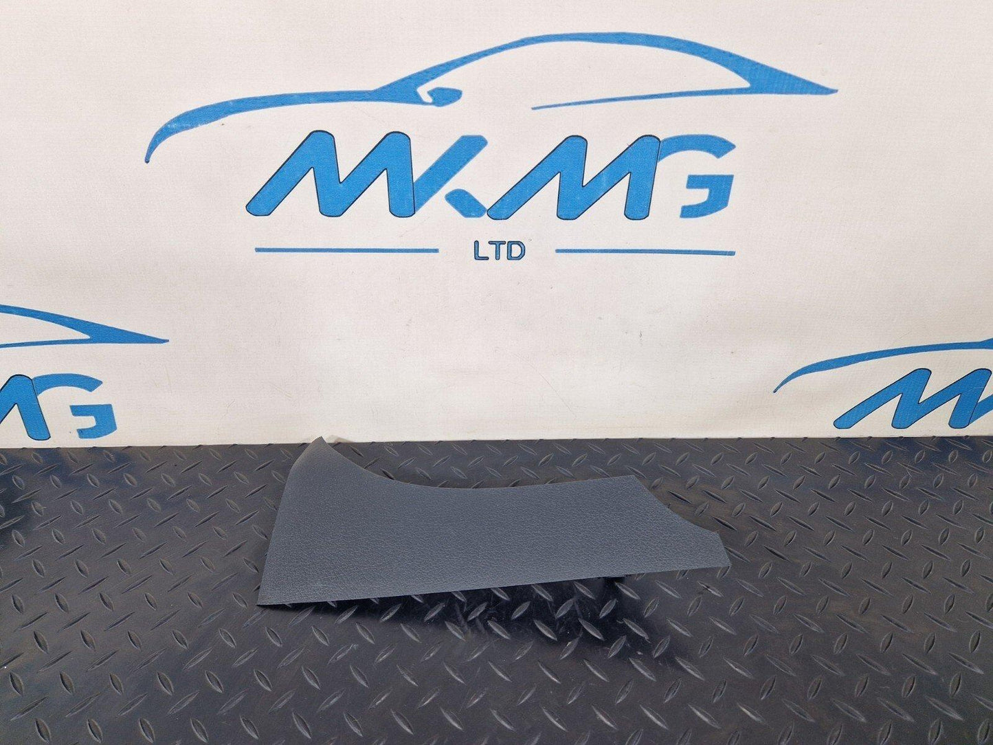18-ON MERCEDES BENZ SPRINTER W907 OEM RIGHT O/S LOWER TRIM A9106803200