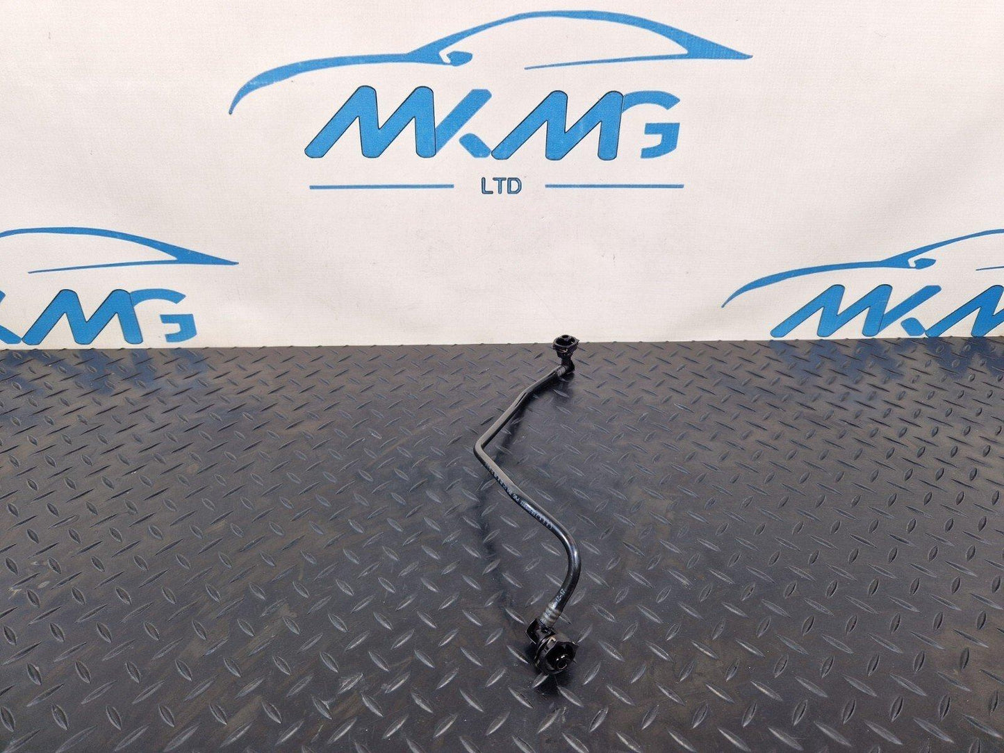 16-19 AUDI A4 B9 GENUINE OEM BREATHER VACUUM PIPE 8W0121081AK