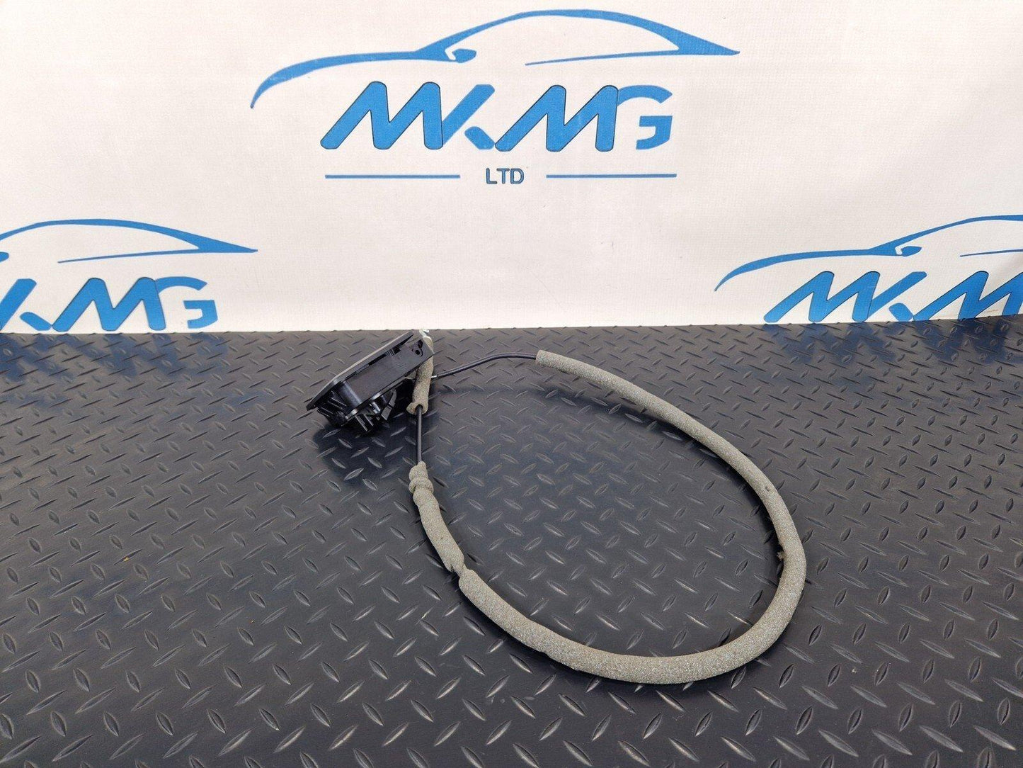 11-18 BMW 6 SERIES F06 GENUINE REAR SEAT RELEASE LOCK 7221850