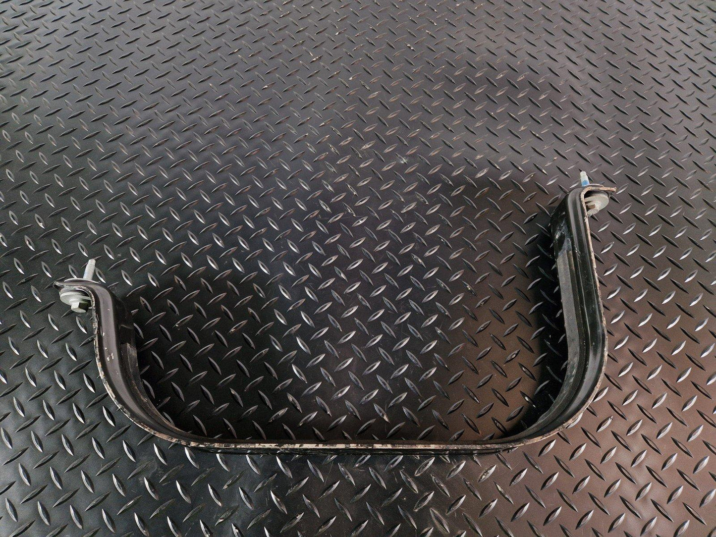 19-ON RANGE ROVER EVOQUE L551 OEM FUEL TANK MOUNTING BRACKET K8D2-9055-AA