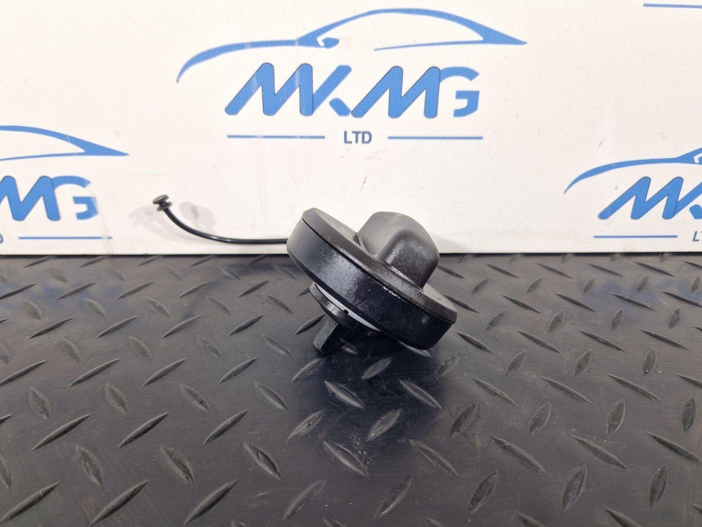 19-ON MERCEDES BENZ CLA C118 HYBRID FUEL TANK FILLER CAP A0004700900