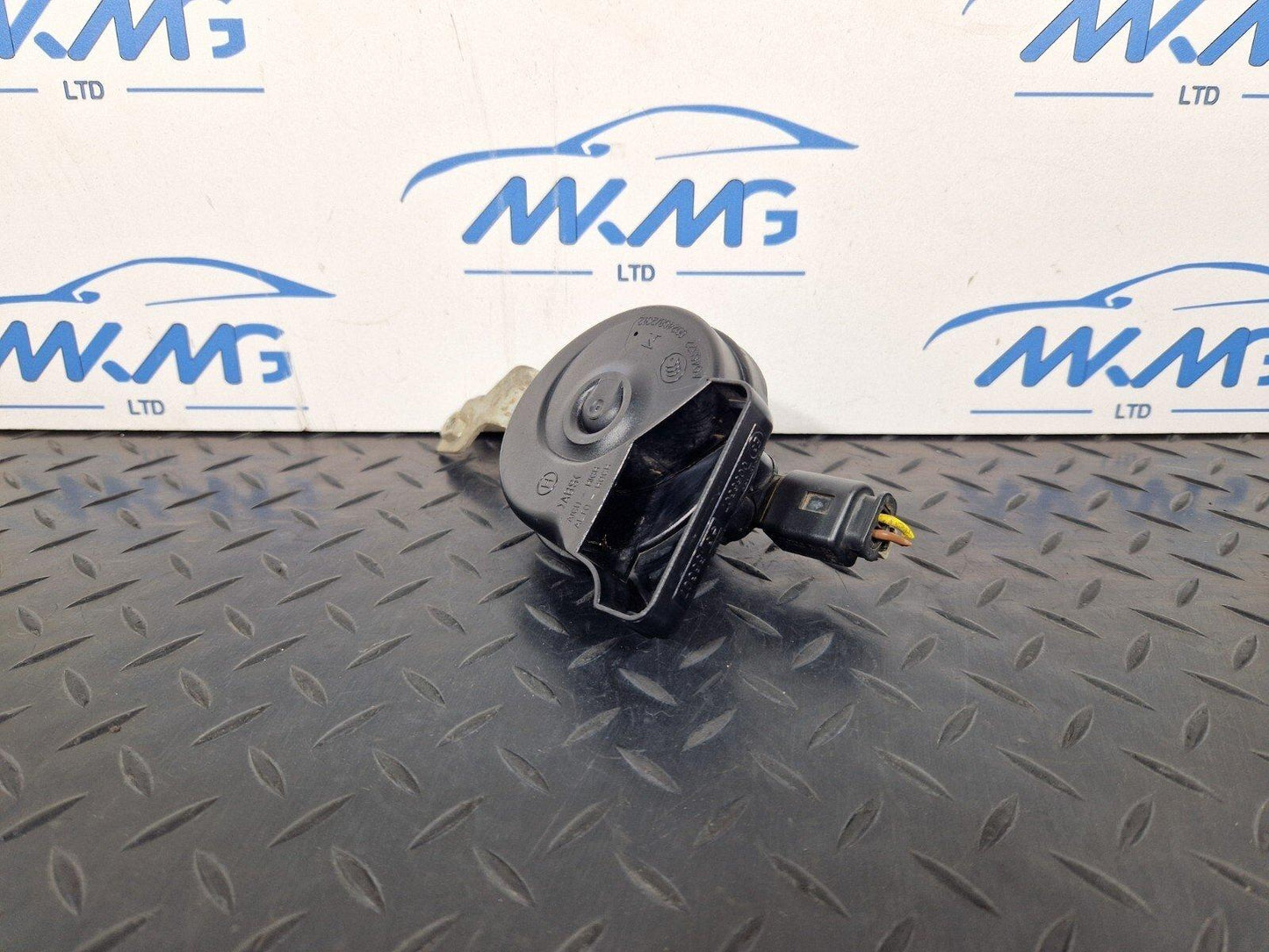 14-21 MERCEDES BENZ C200d W205 GENUINE FRONT LEFT N/S HORN SIGNAL A2055420920