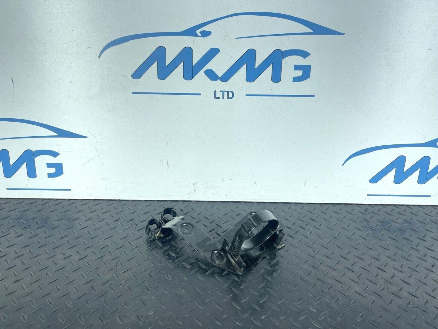 16-19 AUDI A4 B9 GENUINE  COOLANT PUMP BRACKET 8W0145896C
