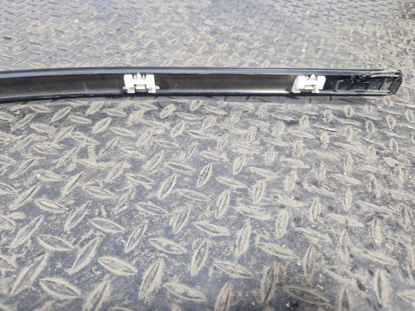 BMW 1 Series F20 F21 Right Driver Side Roof Rail Trim Genuine 7240686