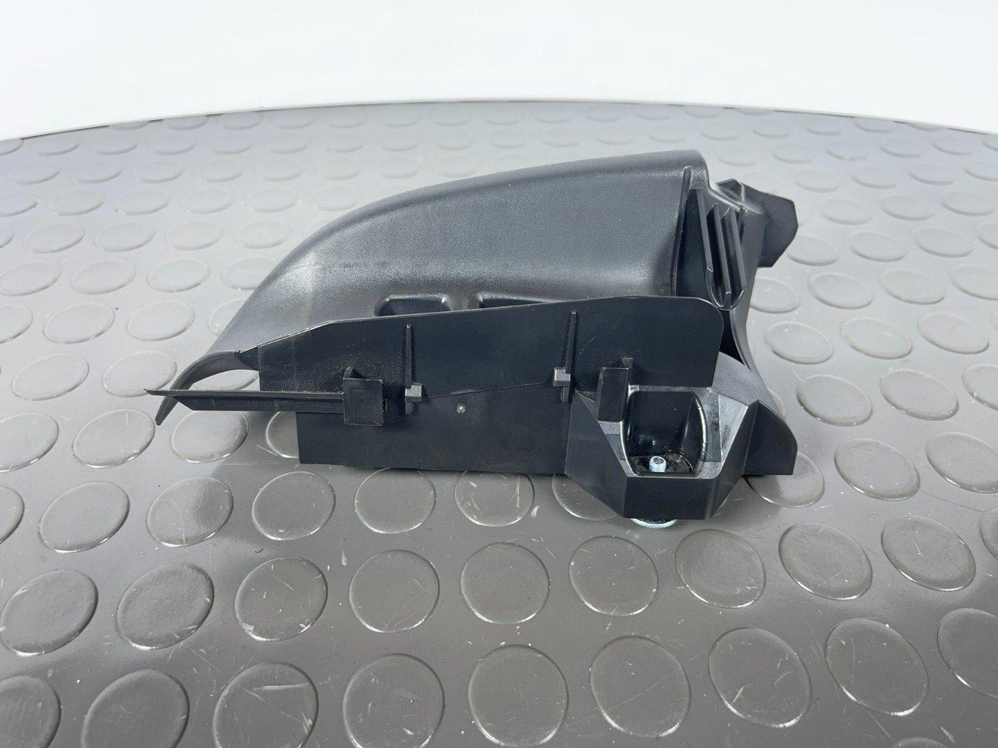 16-19 AUDI A4 B9 S-LINE GENUINE REAR LEFT SEAT BELT GUIDE BRACKET 8W0857791