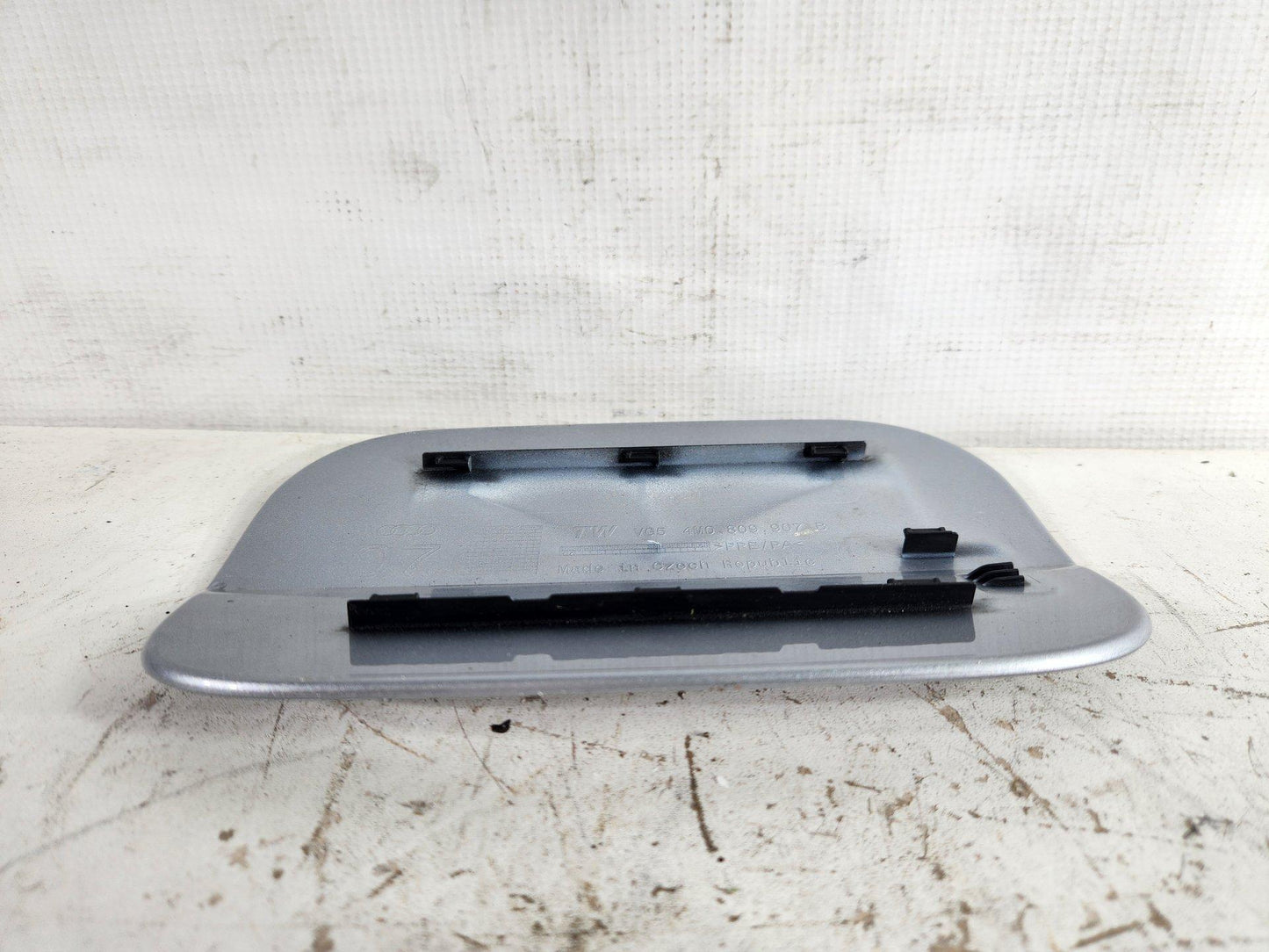 Audi Q7 4M Genuine Fuel Filler Flap Cover 4M0809907B