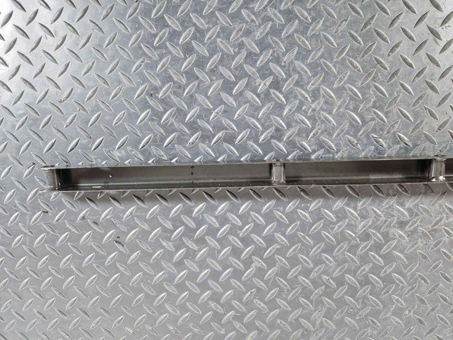 14-23 MERCEDES BENZ VITO W447 CROSSMEMBER ATTACHMENT ANGLE BRACKET A4476100002