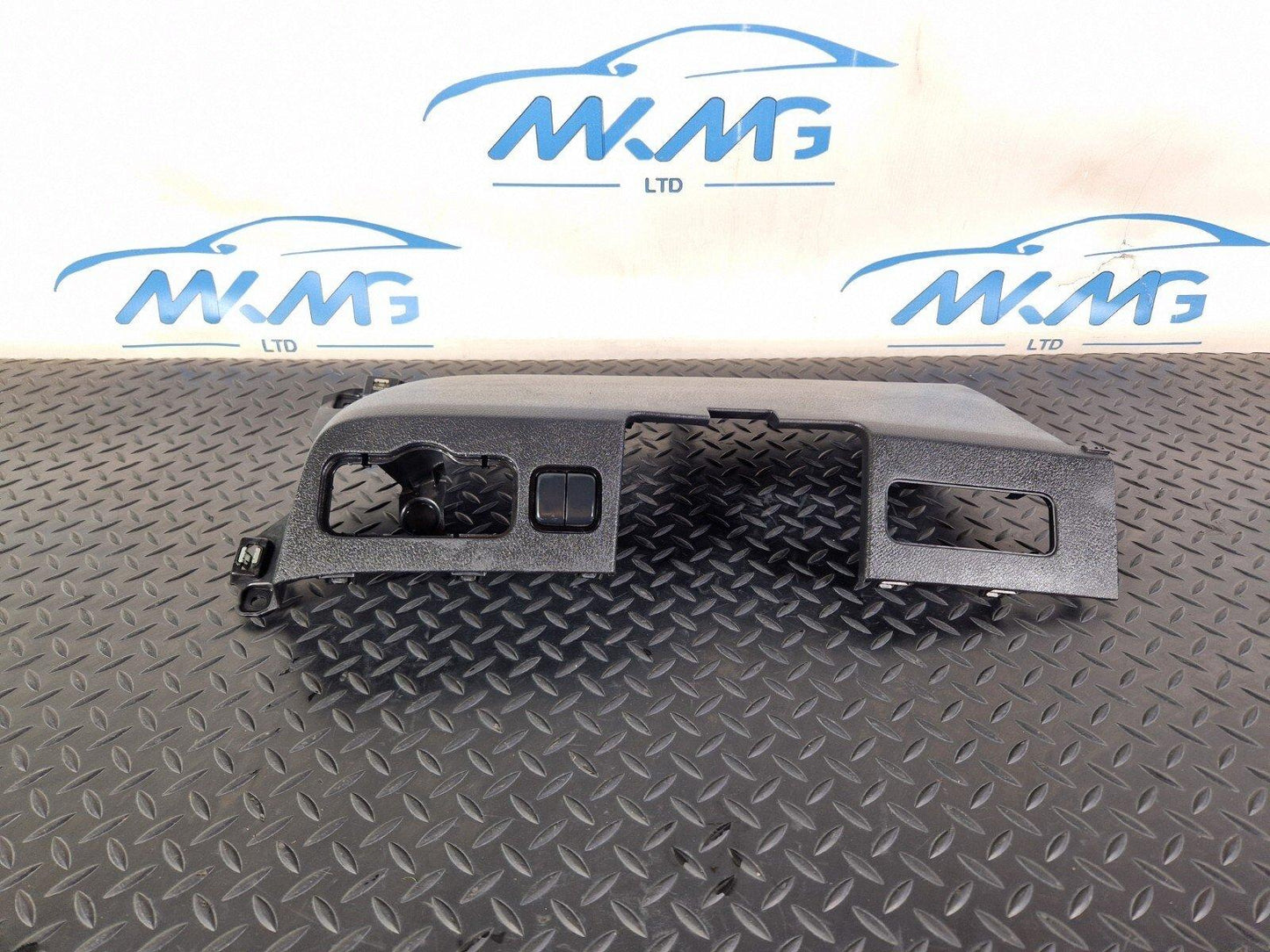 18-ON MERCEDES BENZ SPRINTER W907 OEM DASH BOARD TRIM RIGHT A9106802400