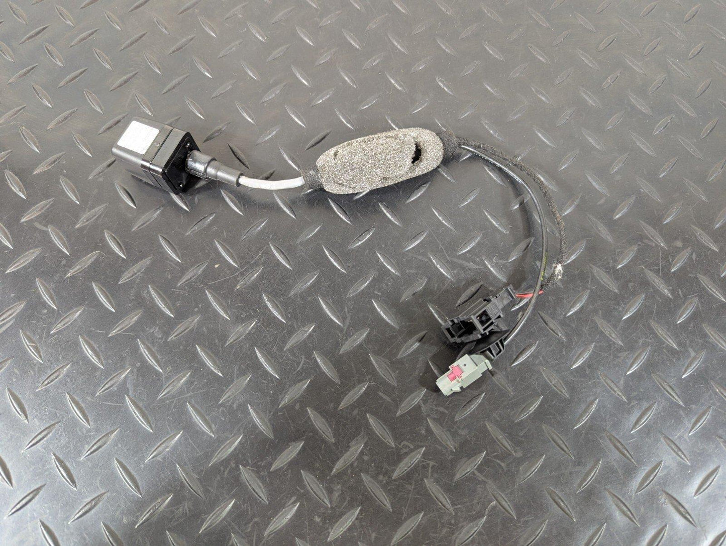 10-17 AUDI A8 4H GENUINE REVERSING CAMERA 8K0980551B