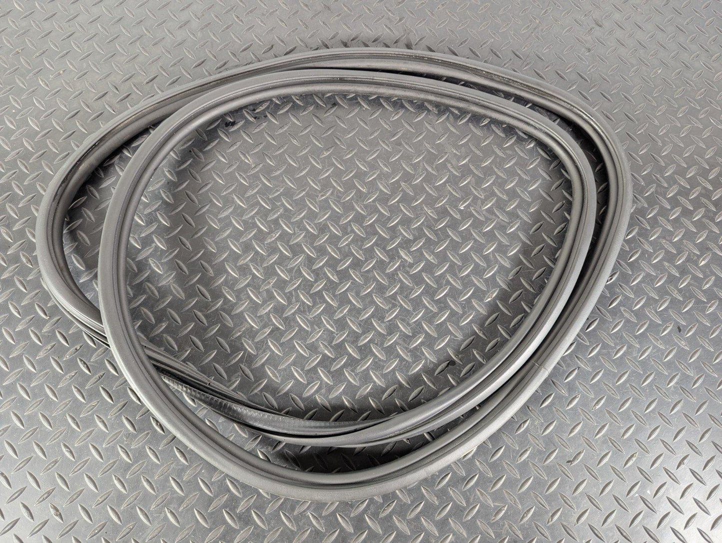 12-18 AUDI A6 C7 GENUINE FRONT LEFT N/S DOOR SEAL