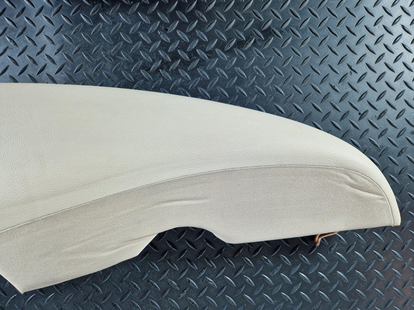 14-21 MERCEDES C-CLASS W205 SALOON REAR RIGHT SIDE BEIGE BOLSTER 5504251018