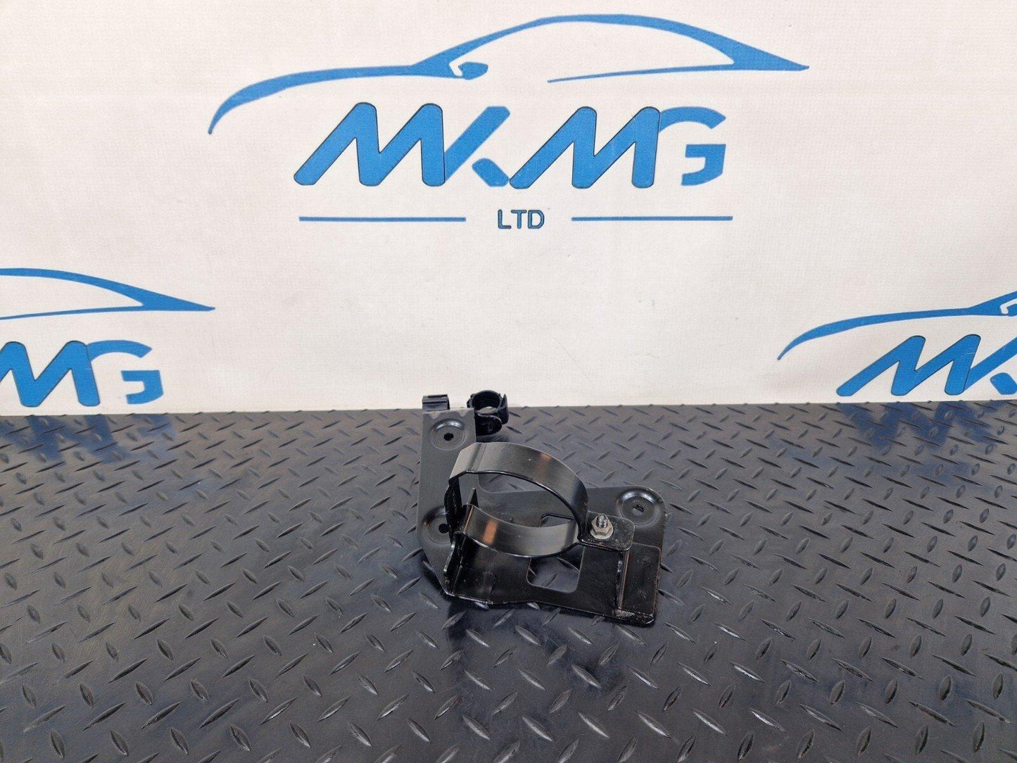 16-19 AUDI A4 B9 GENUINE COOLANT PUMP BRACKET 8W0145896C 8W0145879B