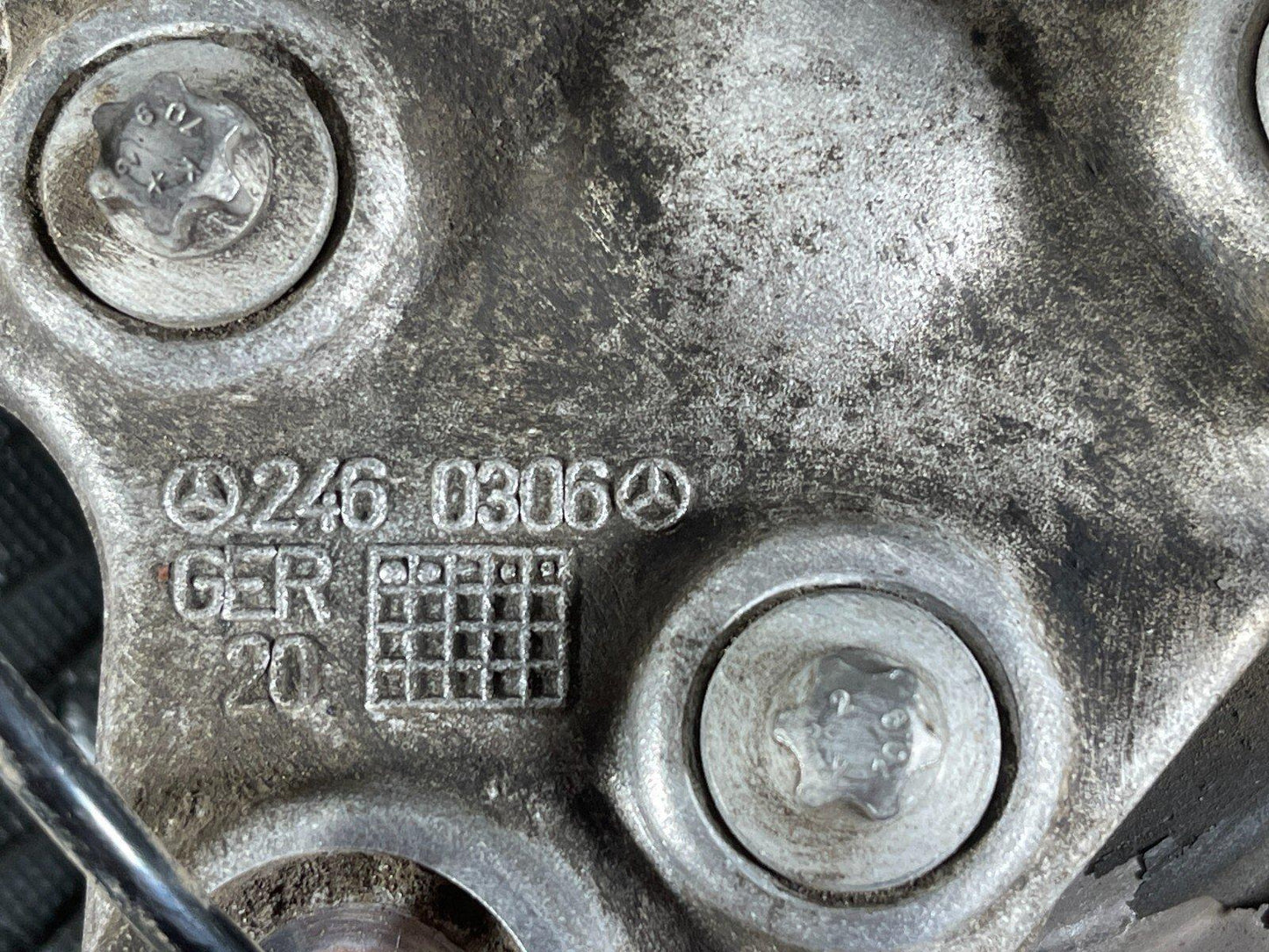 12-18 MERCEDES A CLA W176 C117 GENUINE REAR PASSENGER SIDE WHEEL HUB A2460306