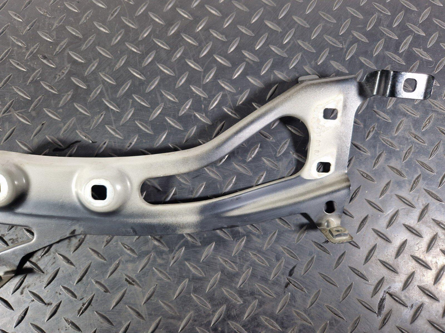 14-21 BMW 2 SERIES ACTIVE TOURER F45 DRIVER SIDE FENDER SUPPORT BRACKET 7297200