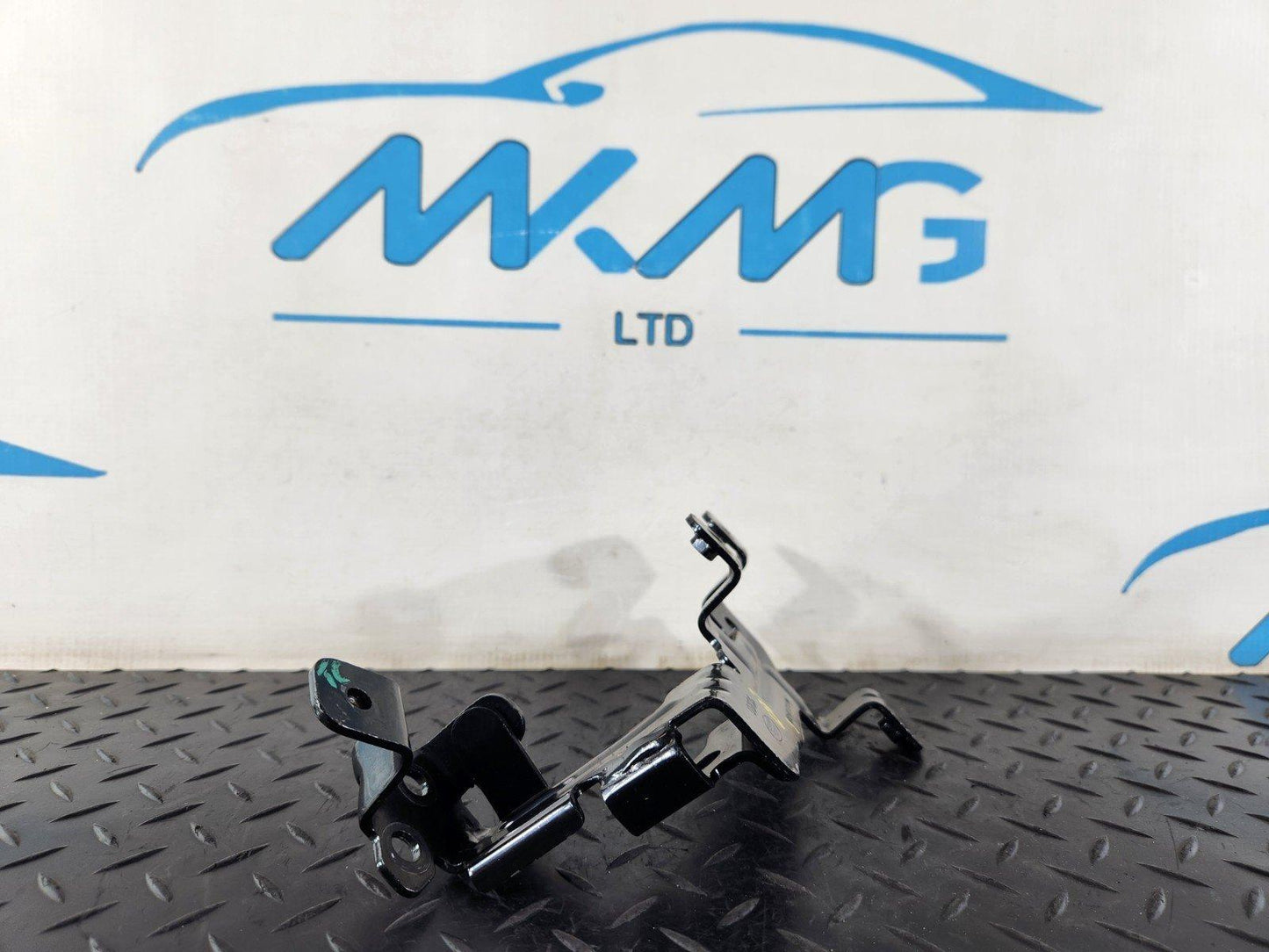19-ON RANGE ROVER EVOQUE L551 SUPPORT BRACKET MOUNT HOLDER M4D3-9L456-BA