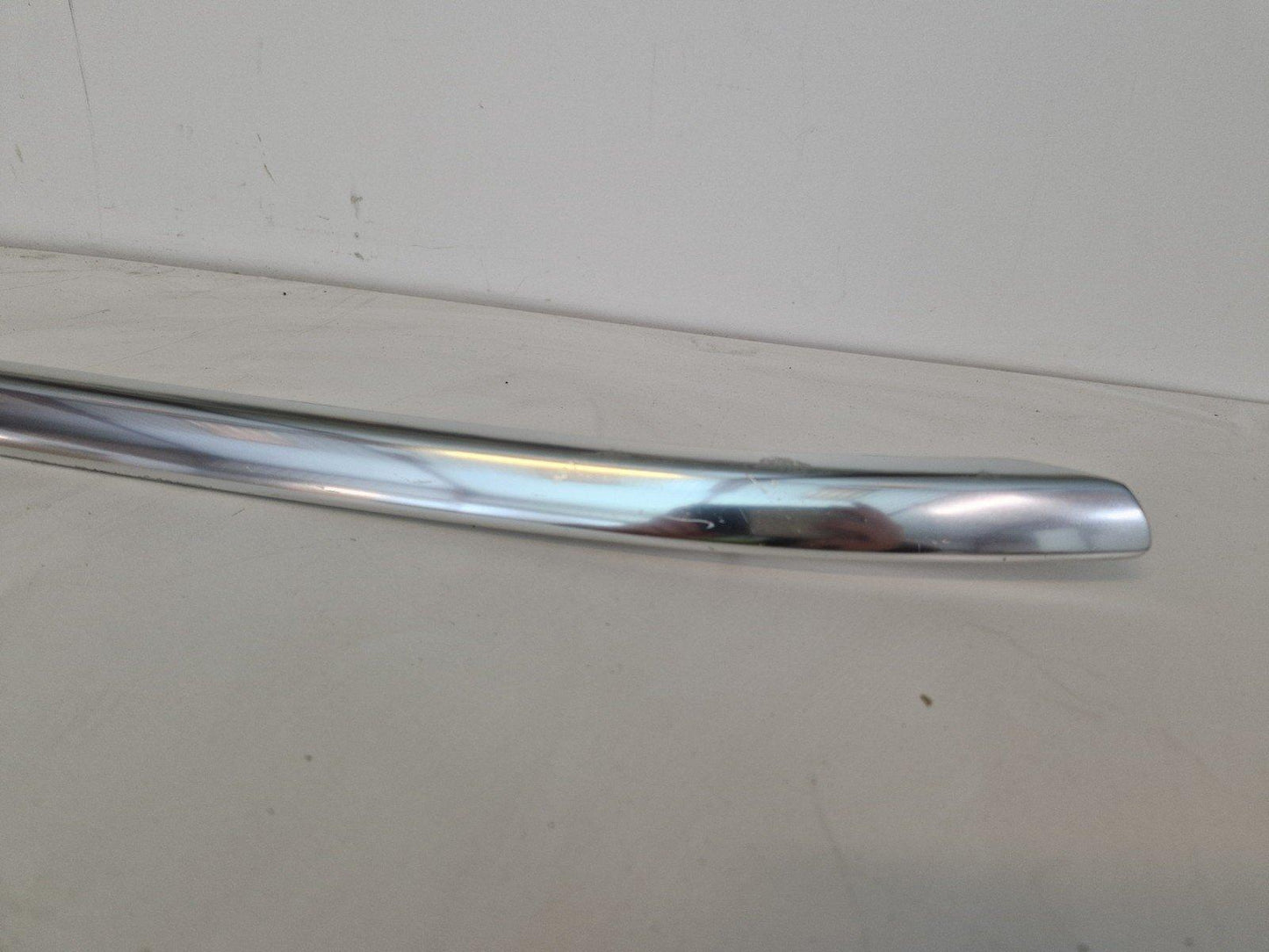 16-19 AUDI A4 B9 AVANT GENUINE ROOF RAIL ESTATE PASSENGER SIDE 8W8860021