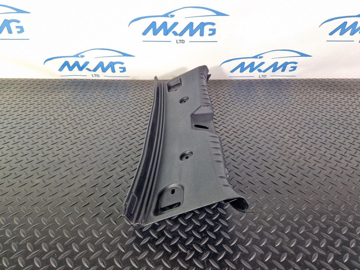 14-16 BMW 2 SERIES F22 GENUINE BOOT LID LOADING TRIM COVER PANEL 7296038
